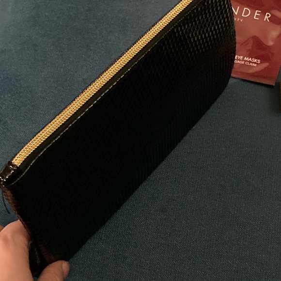 Sephora cosmetic pouch~free with purchase~🎁 - Picture 8 of 12